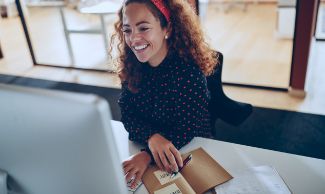Notary Pro women using remote online notarization